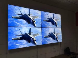 南京大明路食品廠46寸2x2拼接屏