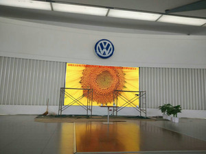 北京來廣營大眾4S店室內LED全彩顯示屏