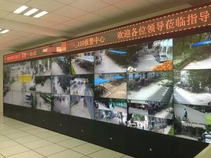 南京大學監控室27塊液晶拼接屏